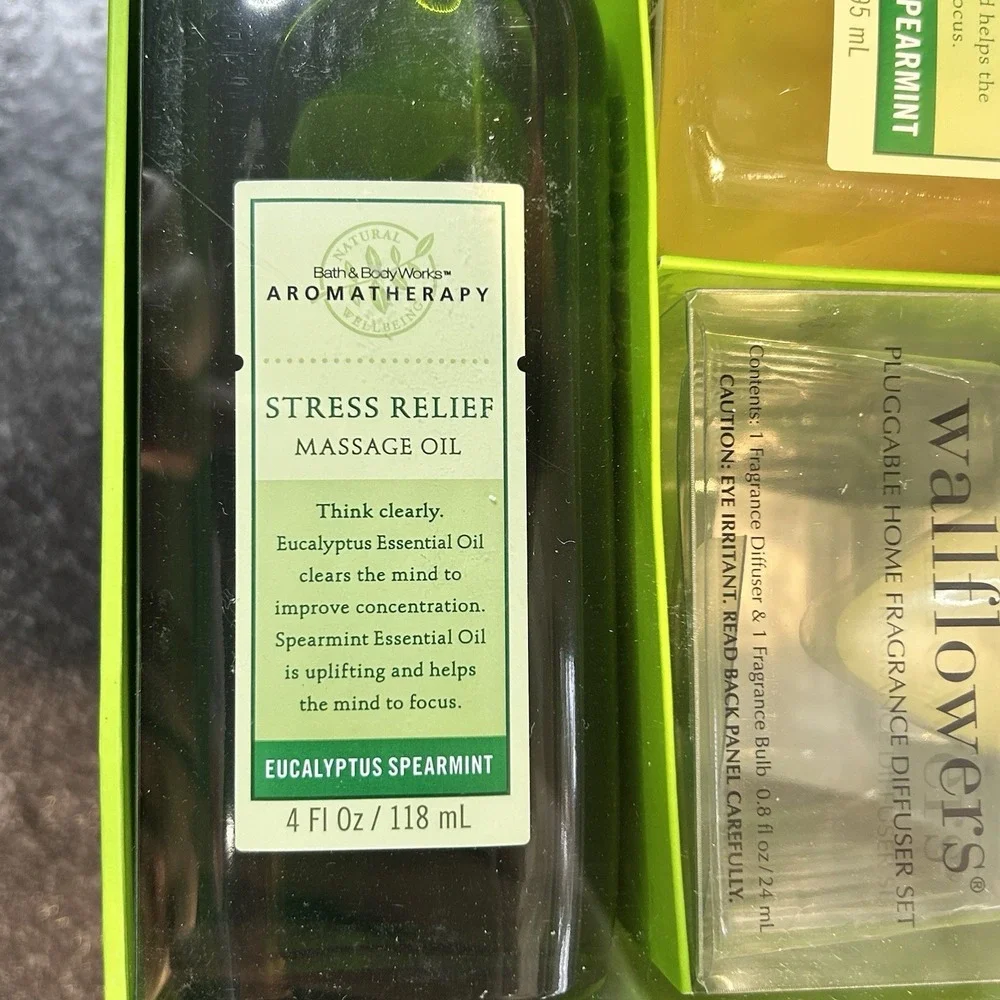 Bath & Body Works Aromatherapy Stress Relief Eucalyptus Spearmint 6 Pc Gift Set